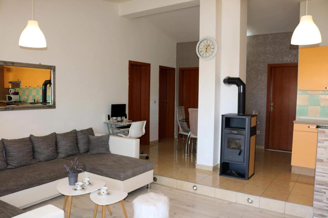 Apartament Flowers *